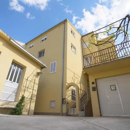 Marli Apartment
